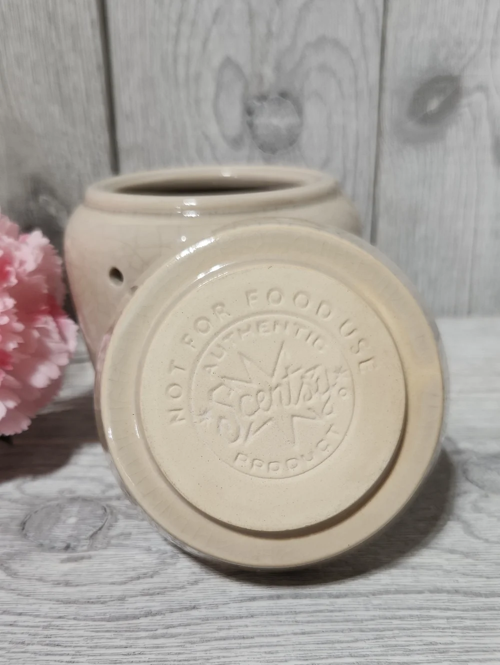 Welcome Scentsy Warmer With Embosssed Pineapple & Crackle Finish